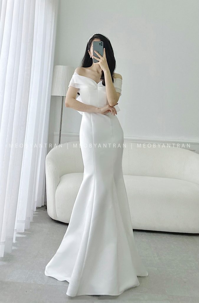 váy cưới đuôi cá trễ vai