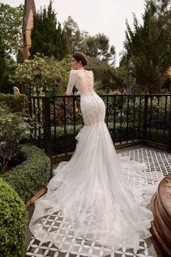 váy cưới đuôi cá hở lưng