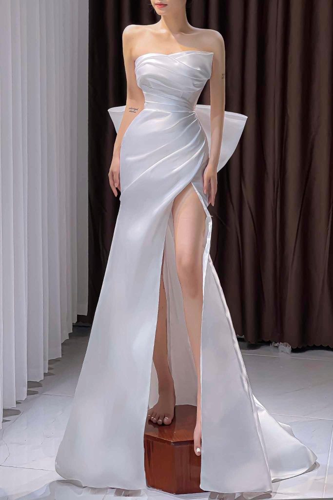váy cưới đuôi cá xẻ tà