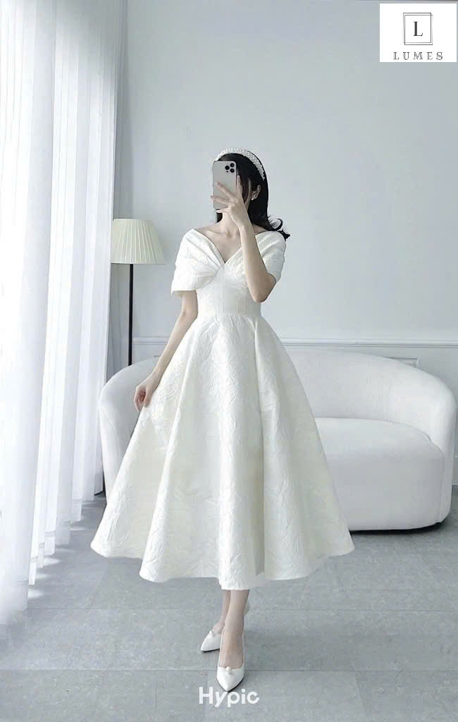 vay-cuoi-bung-xoe-phong-kieu-cong-chua