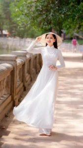 Áo dài dự tiêc cưới truyền thống